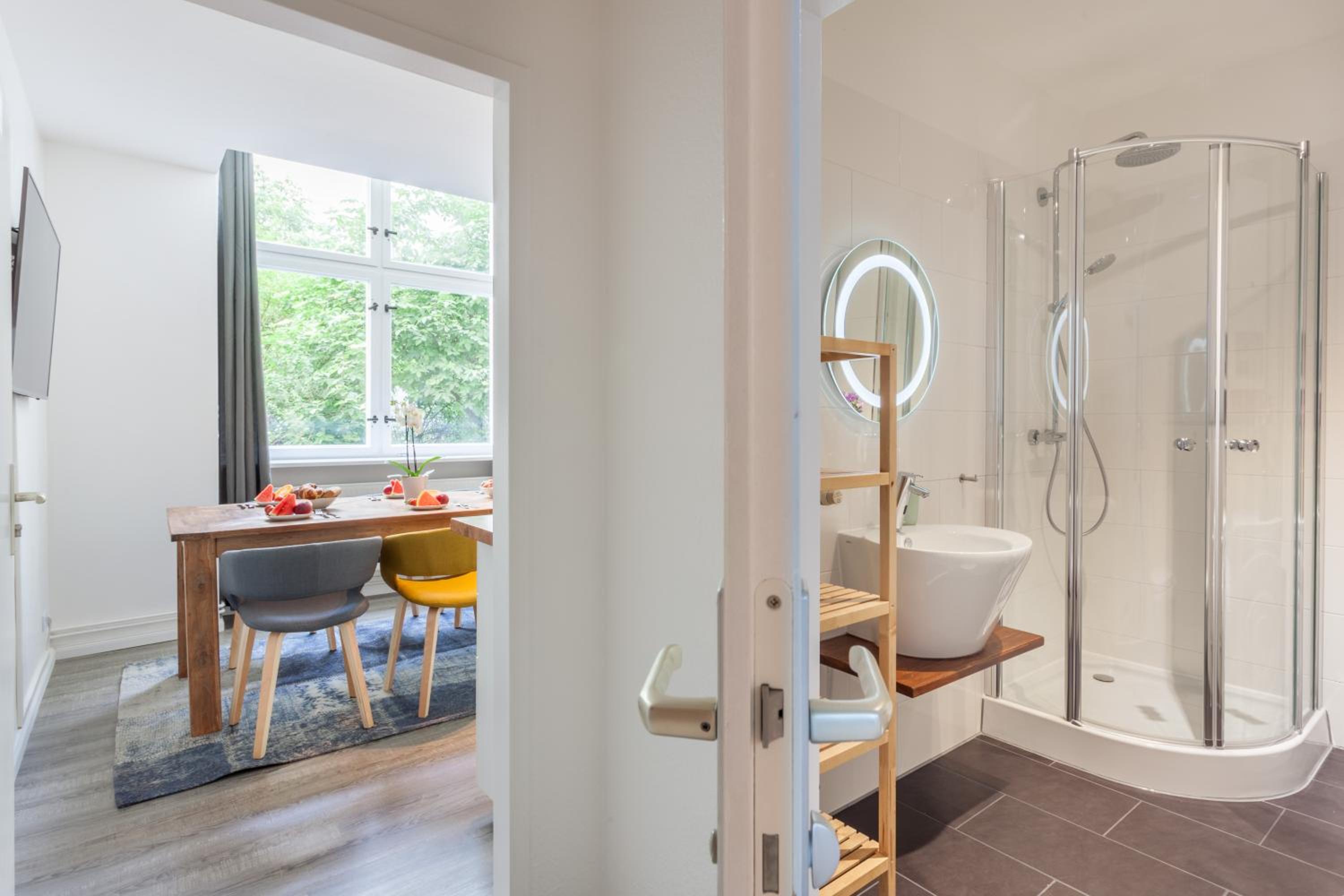 The Paul II - stylish & central 3 BR apartment, group & family friendly, 4- 6 Guests