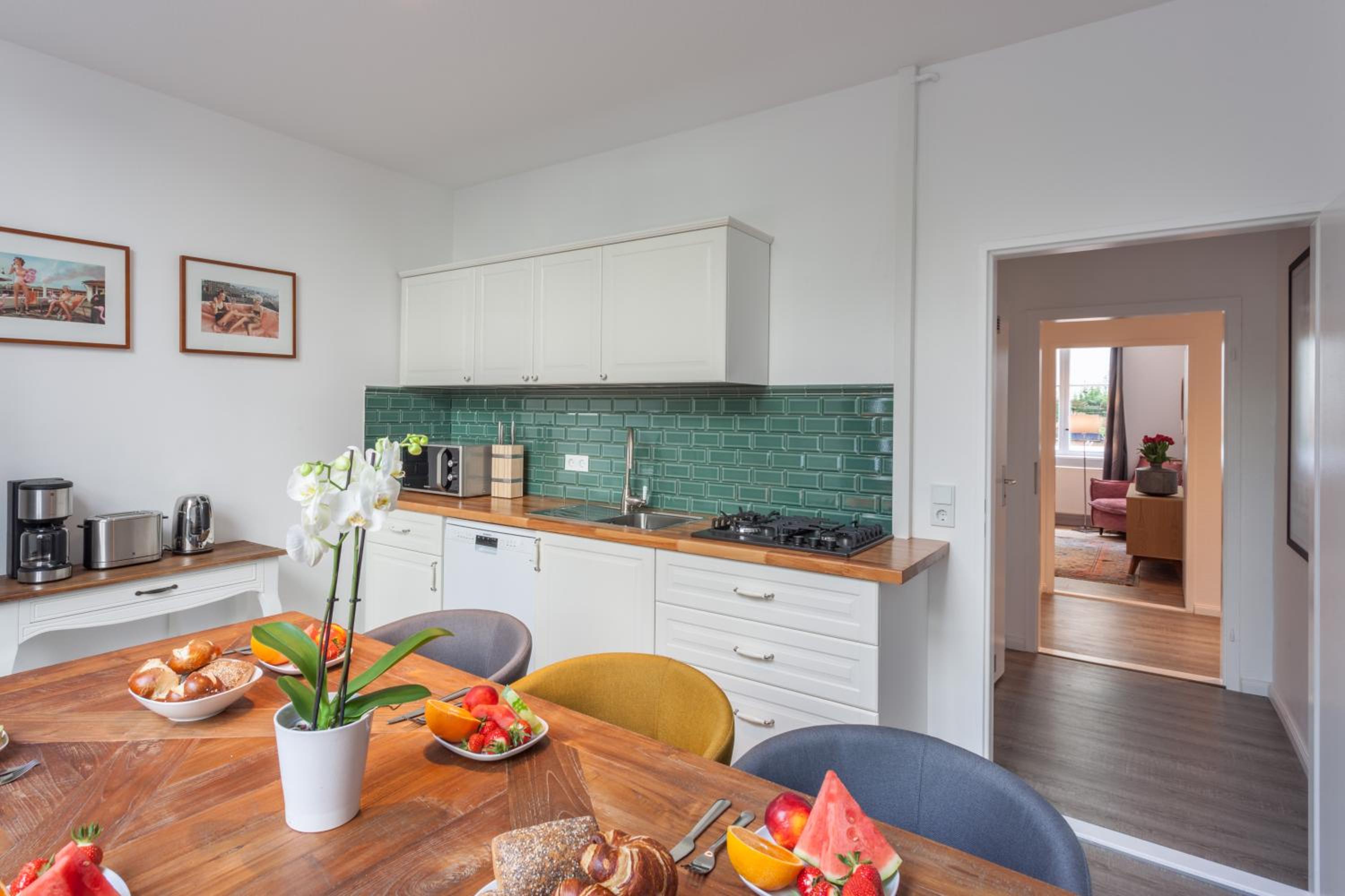 The Paul II - stylish & central 3 BR apartment, group & family friendly, 4- 6 Guests