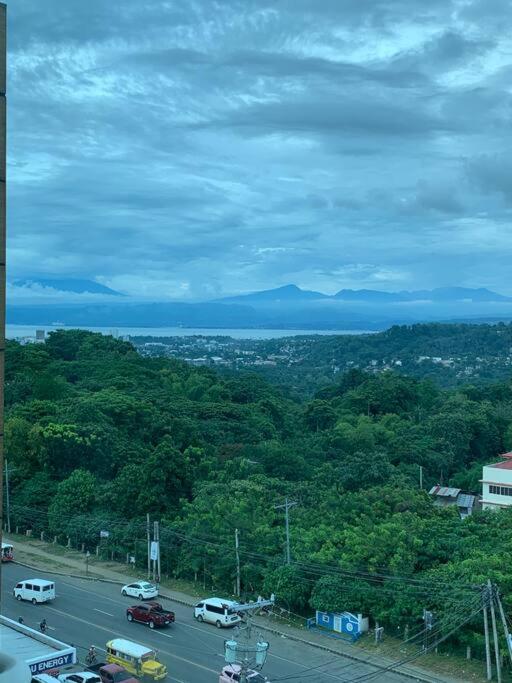 Spacious 2-bedroom condo,Wifi,Netflix,Free Parking