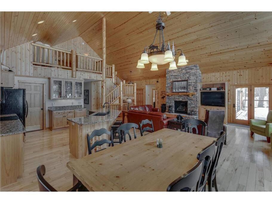 Large Log Home on Lake with Hot Tub view 5