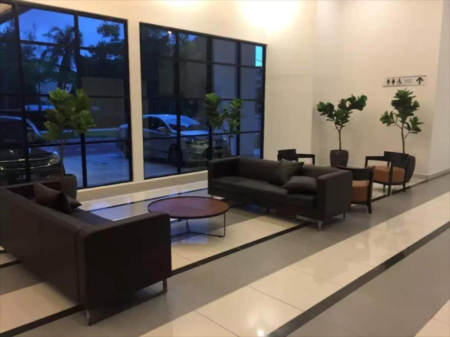 B2013The Platino Netflix 3Br Paradigm Mall By STAY
