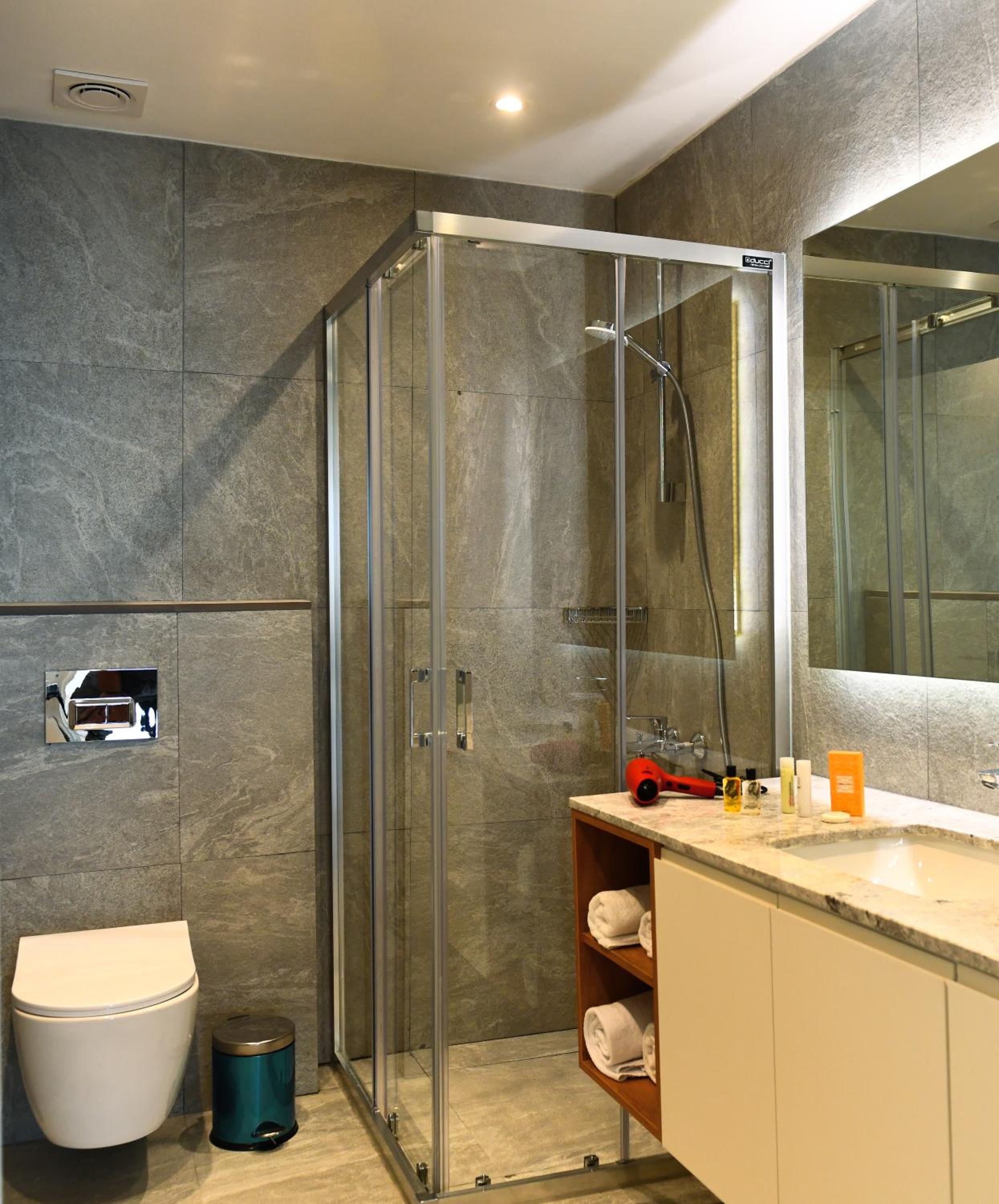 G Tower Furnished Apartment Rentals