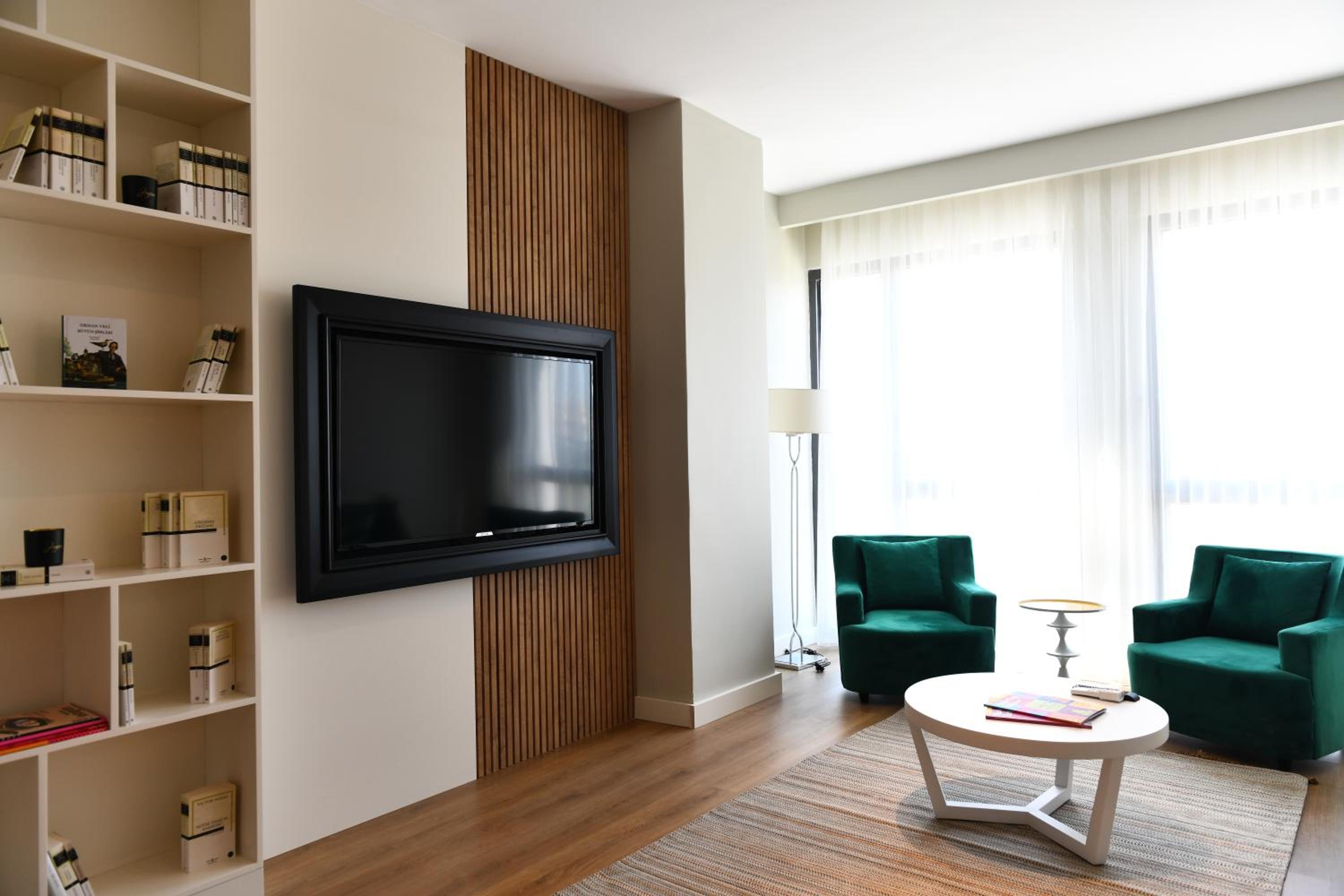 G Tower Furnished Apartment Rentals