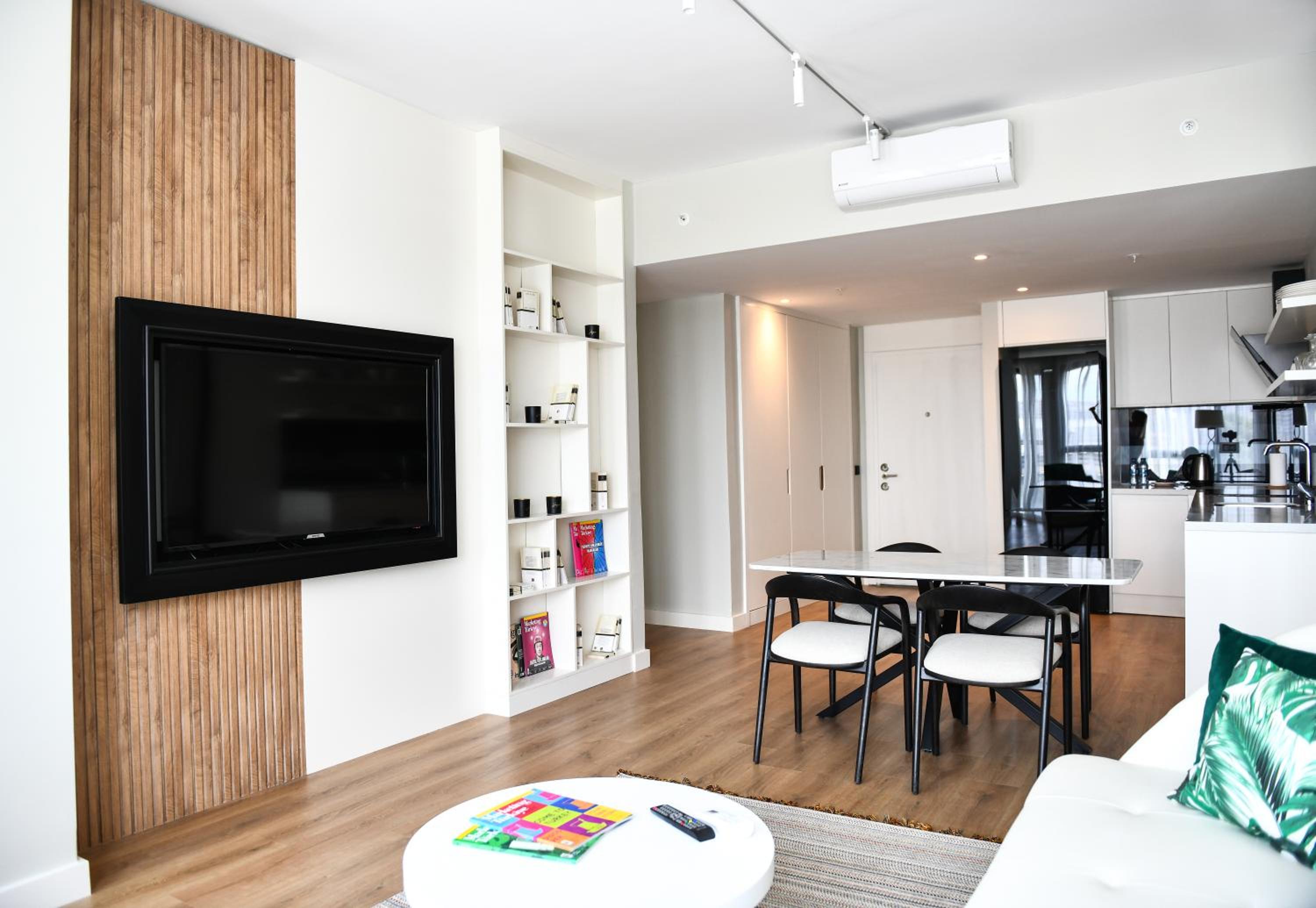 G Tower Furnished Apartment Rentals