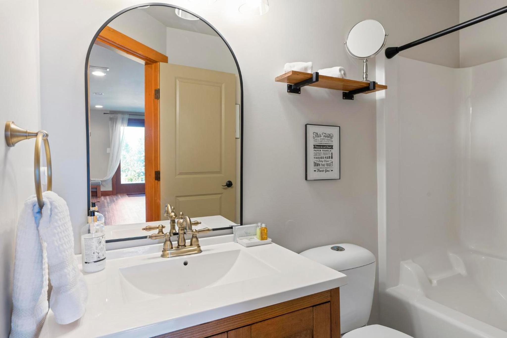 Shawnigan Hills Guest Suite