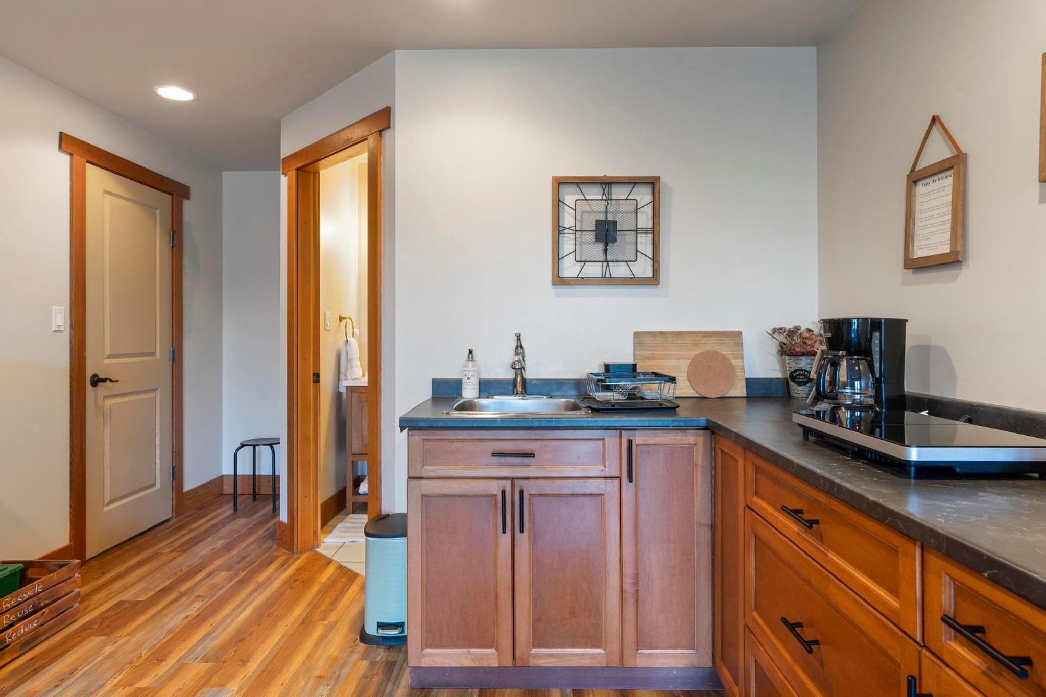 Shawnigan Hills Guest Suite