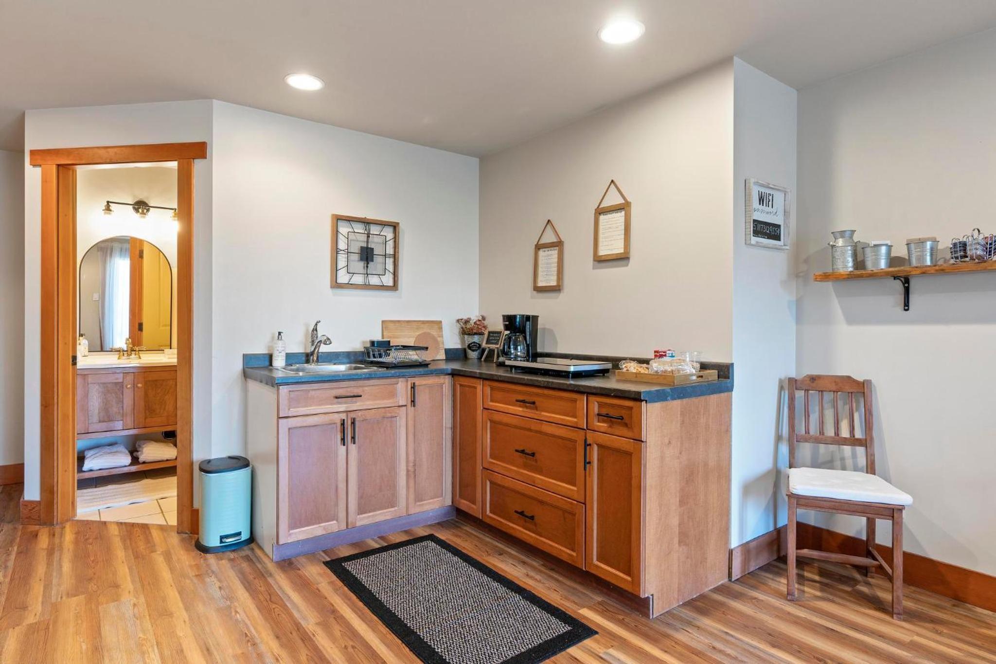 Shawnigan Hills Guest Suite