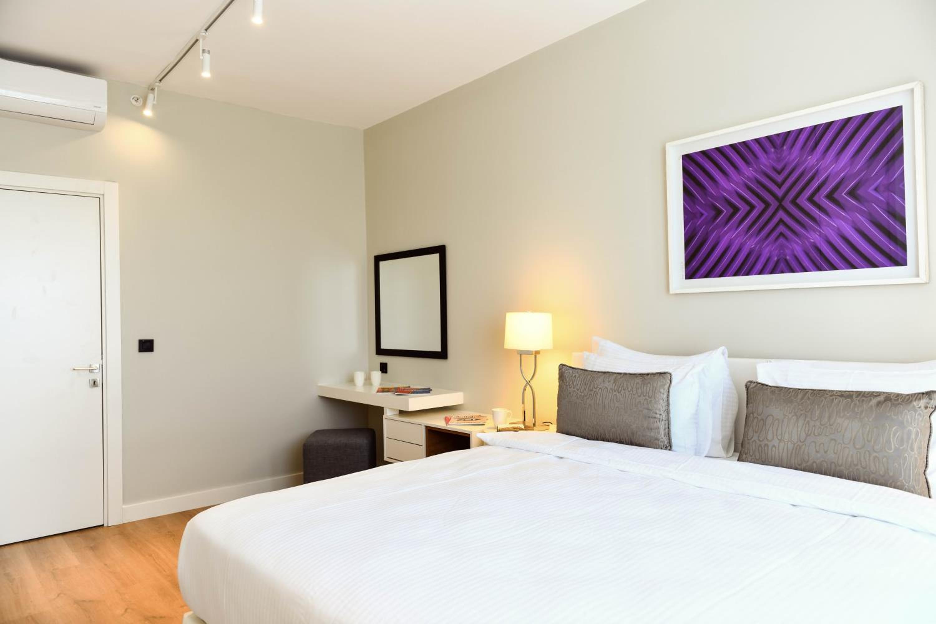 G Tower Furnished Apartment Rentals