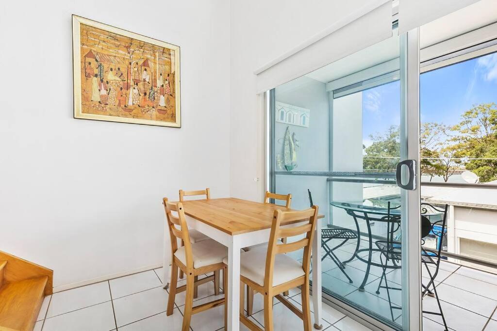 Smooth Sailing -Modern 2 bedroom apartment!