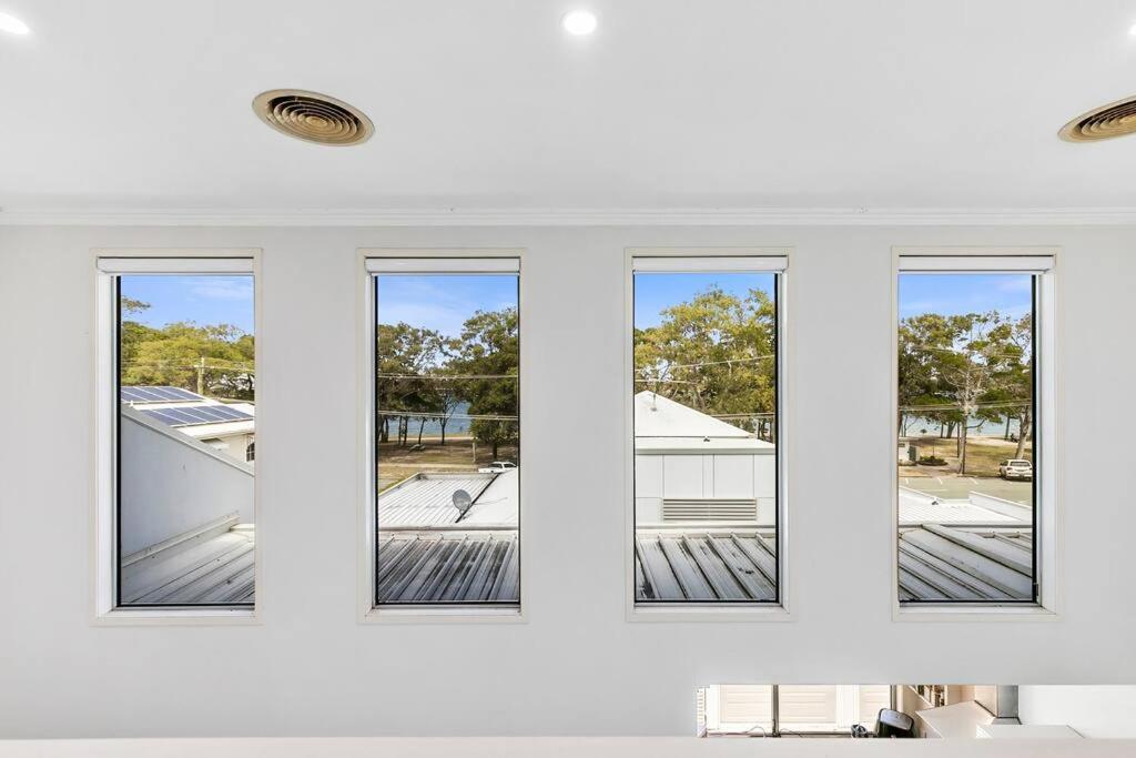 Smooth Sailing -Modern 2 bedroom apartment!