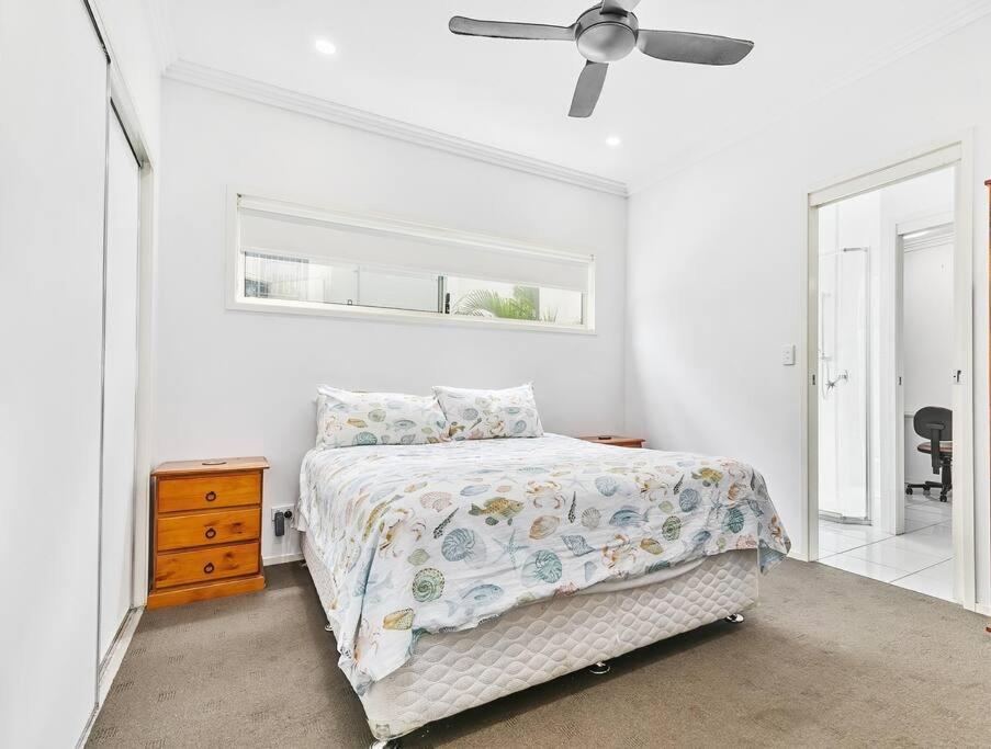 Smooth Sailing -Modern 2 bedroom apartment!