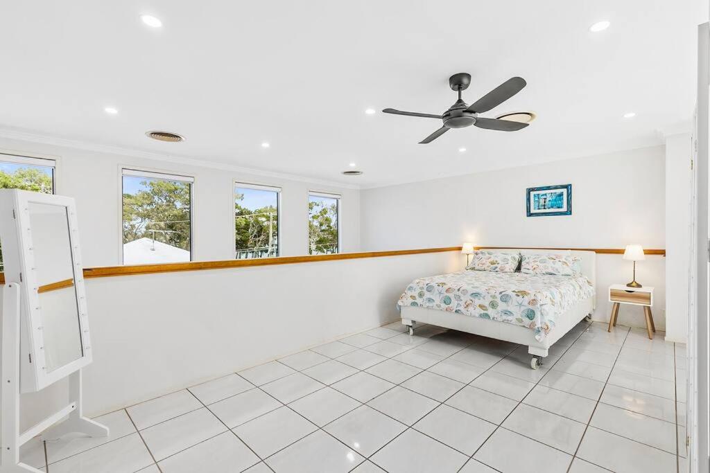 Smooth Sailing -Modern 2 bedroom apartment!