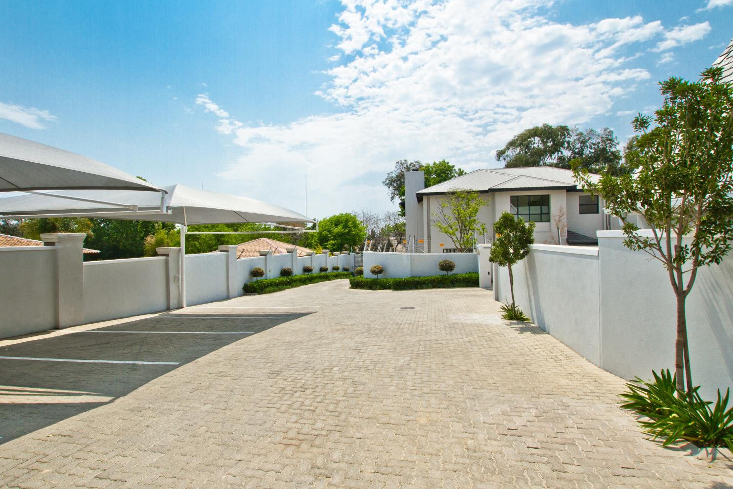 Kent Manor Guest Suites