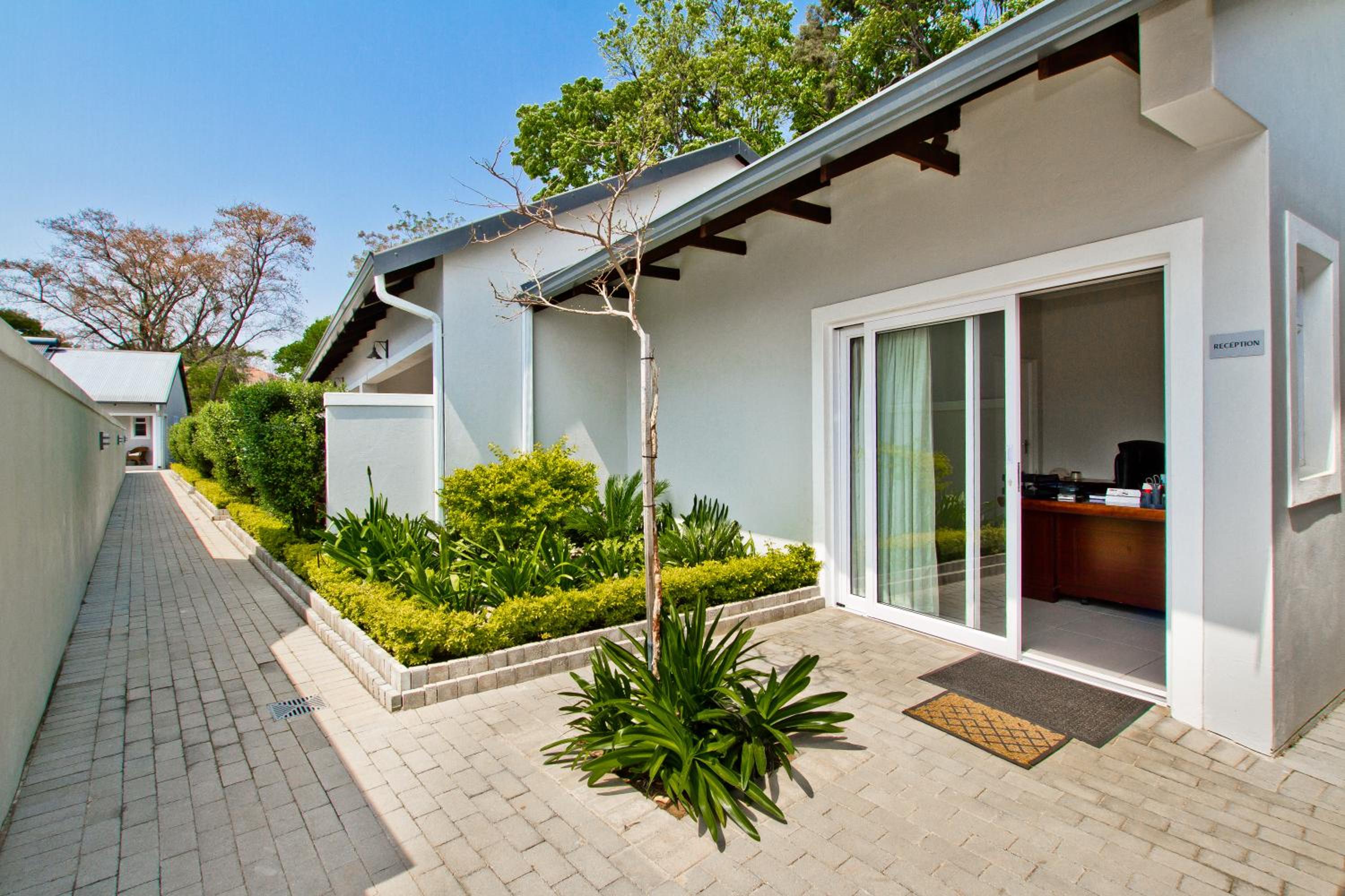 Kent Manor Guest Suites