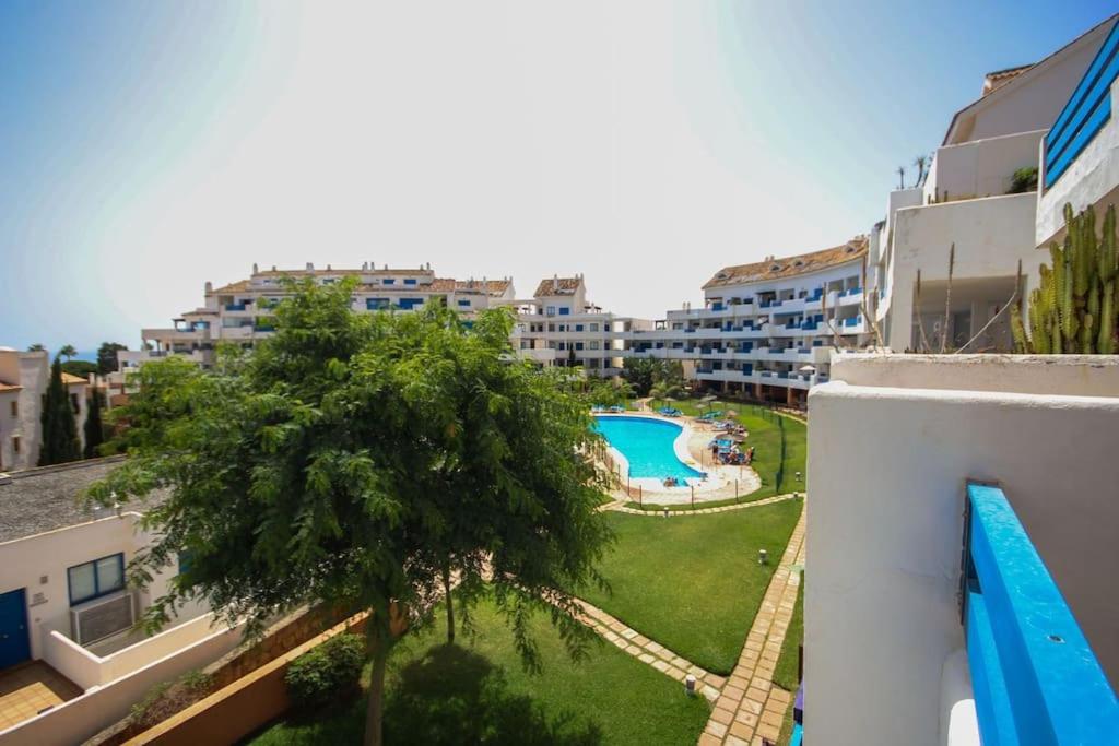 2 bedrooms sea and pool view apt in Duquesa Golf & Gardens Manilva view 2