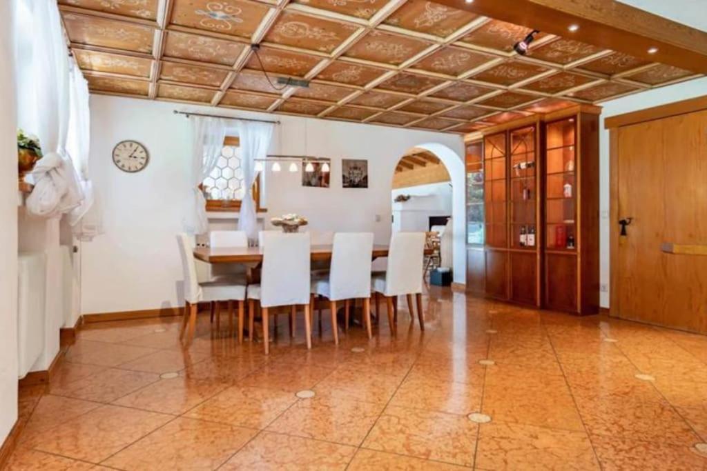 whole villa Munich, Alps view, Quiet and spacious
