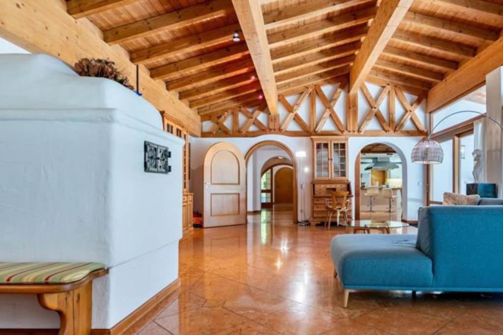 whole villa Munich, Alps view, Quiet and spacious