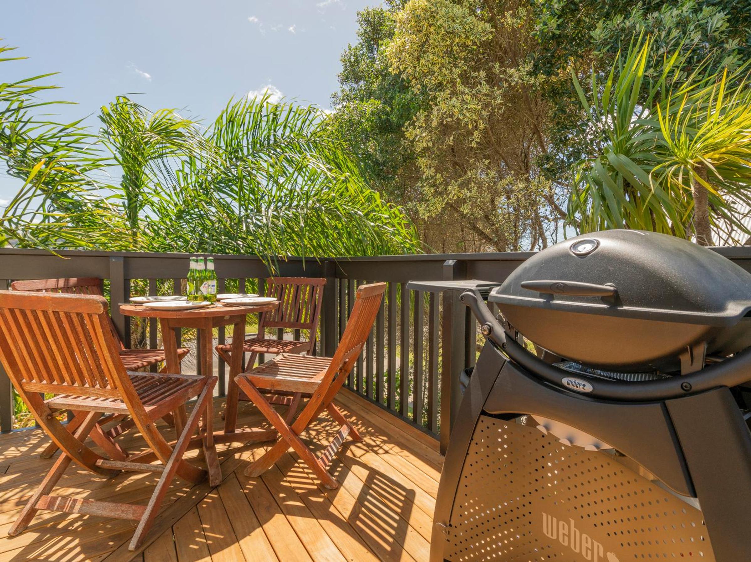 Jacaranda Lodge - Whangamata Upstairs Unit view 2