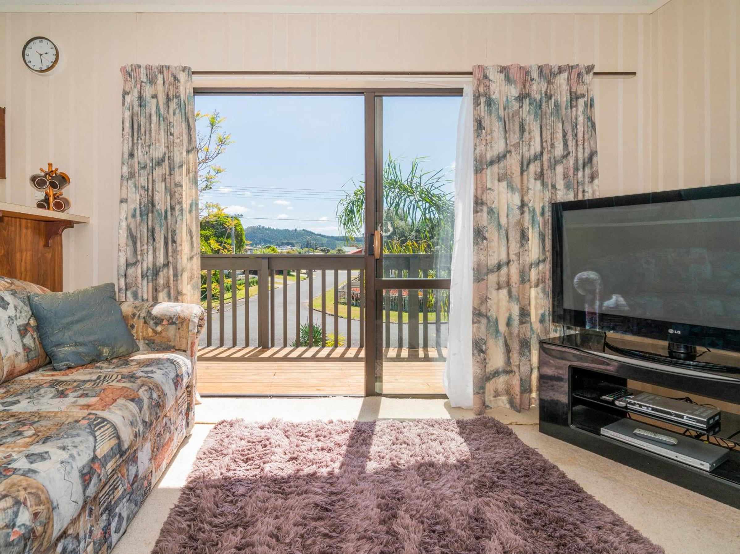 Jacaranda Lodge - Whangamata Upstairs Unit view 4