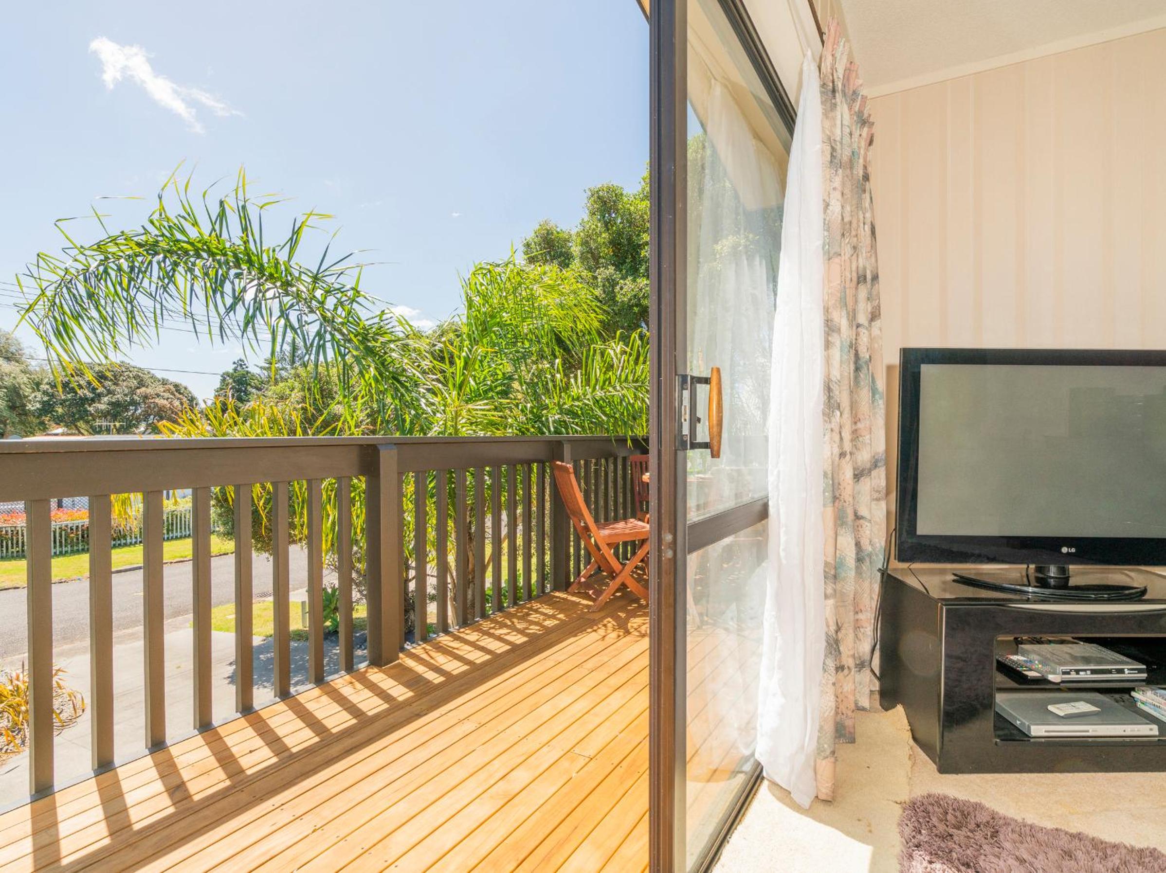 Jacaranda Lodge - Whangamata Upstairs Unit view 5