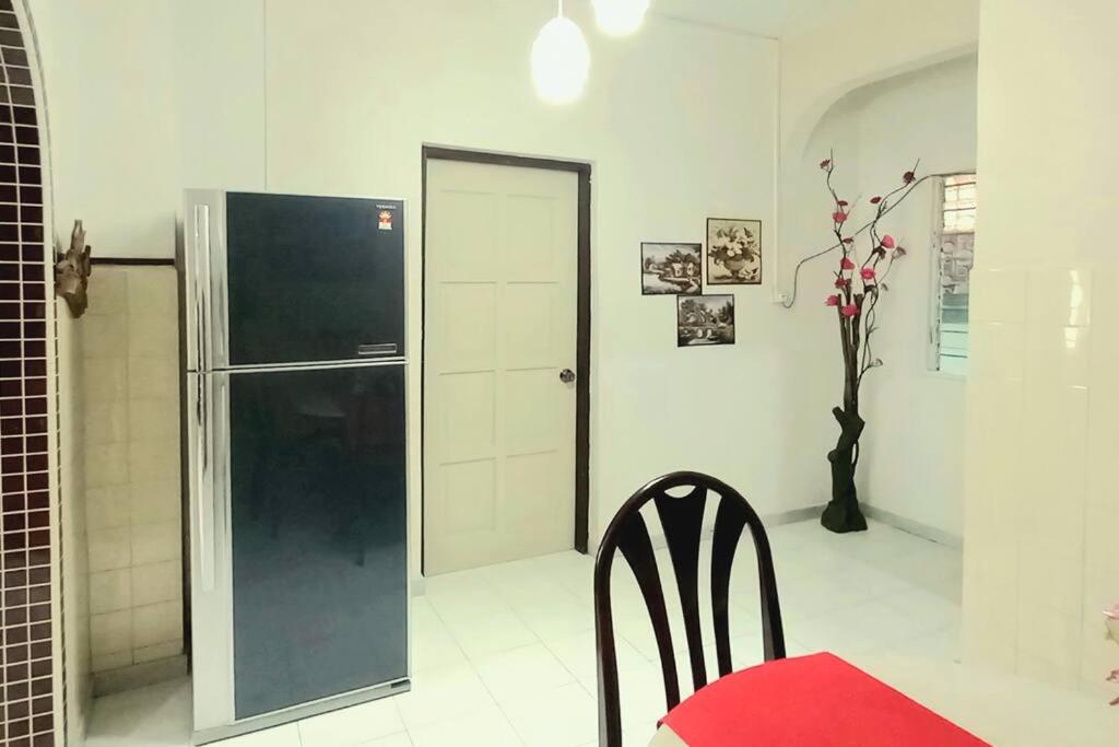 5 Bedroom 2 Bathrooms End-lot House, 3 parkings - Ipoh, Tambun photo 8