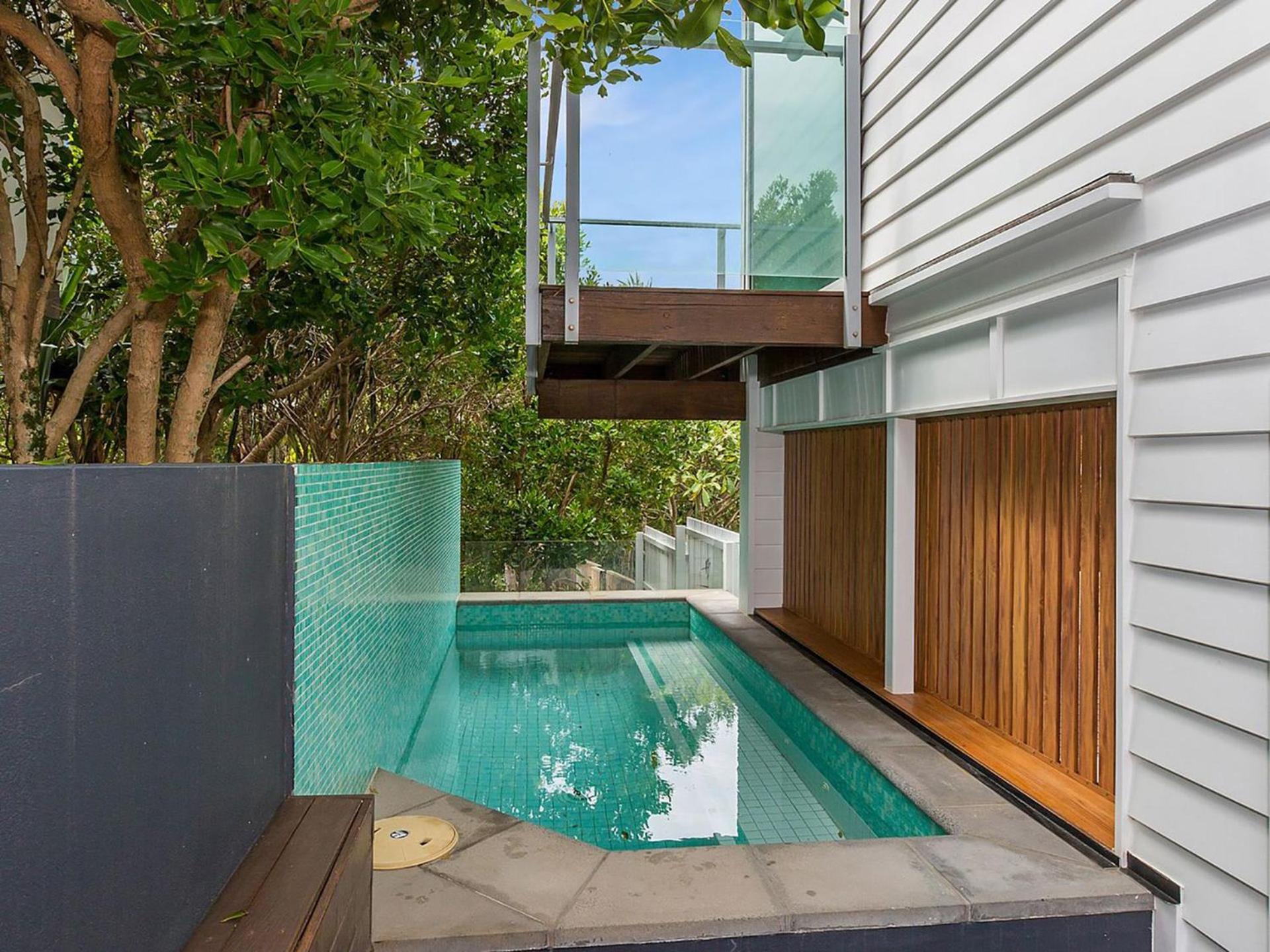 Stunning Beachfront On She oak