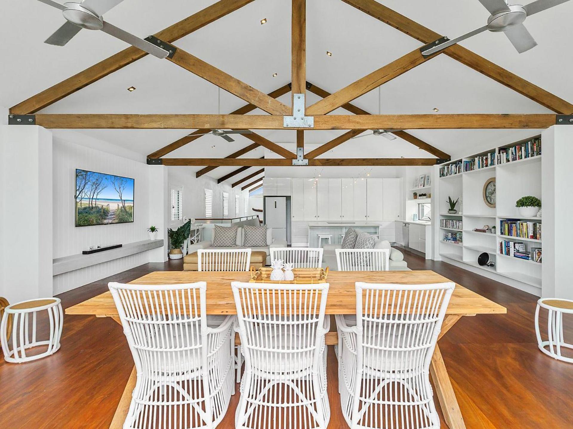 Stunning Beachfront On She oak