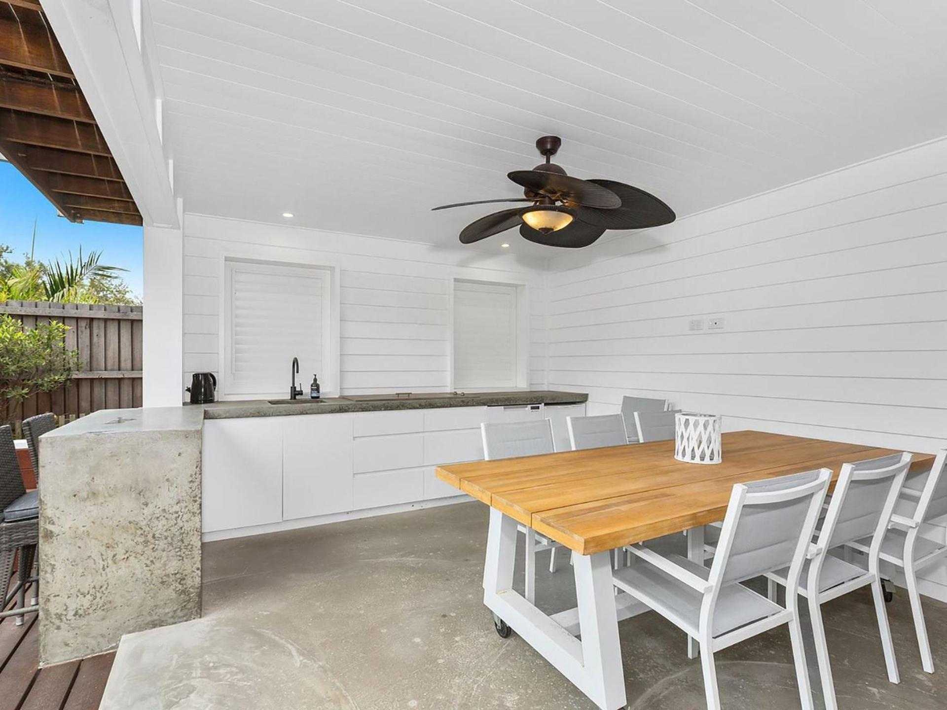 Stunning Beachfront On She oak