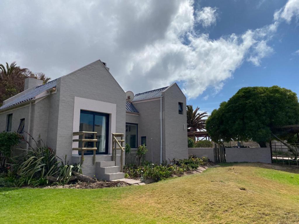 Blue Bay Lodge