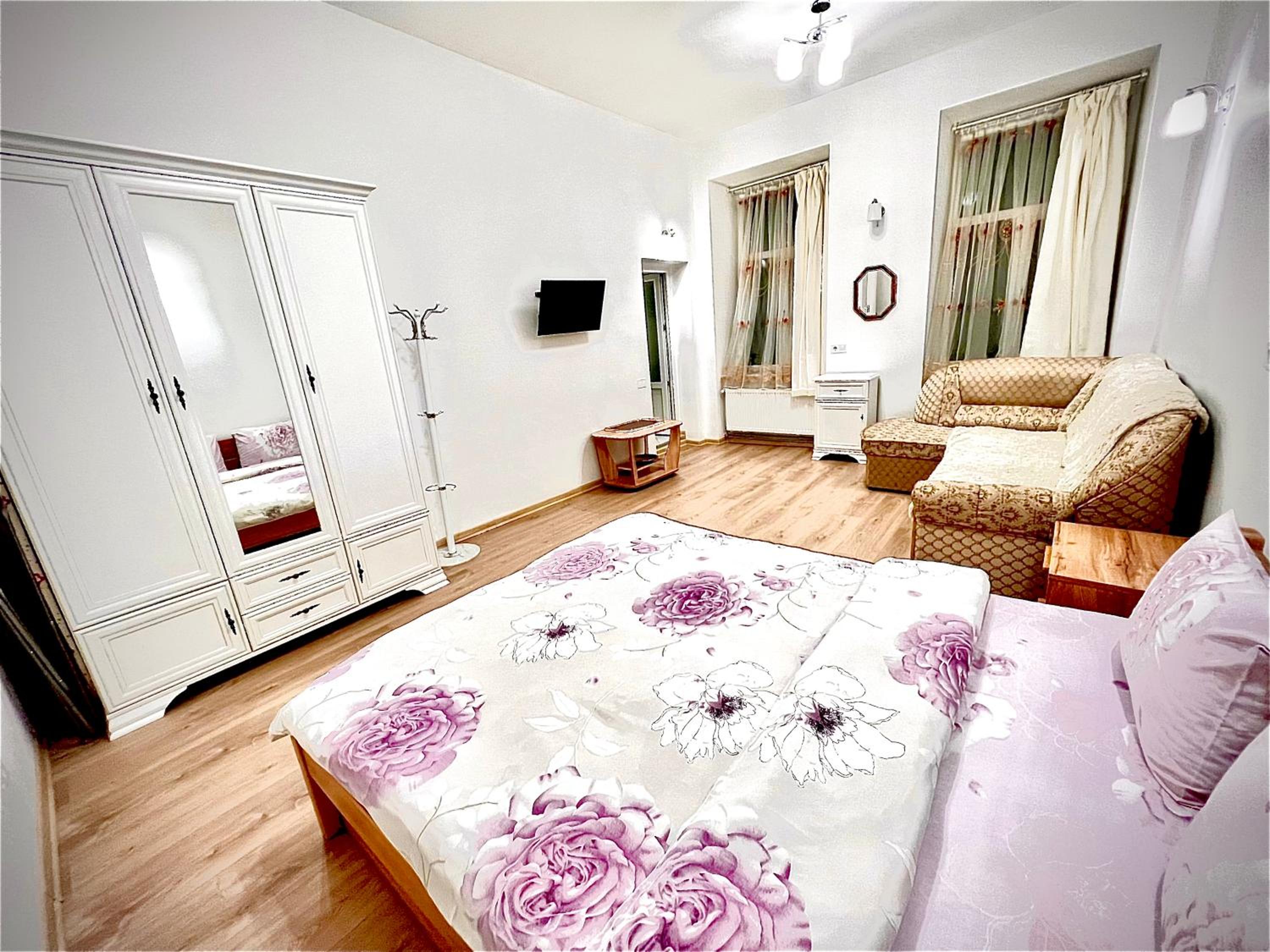 Тиха квартира в центрі view 2