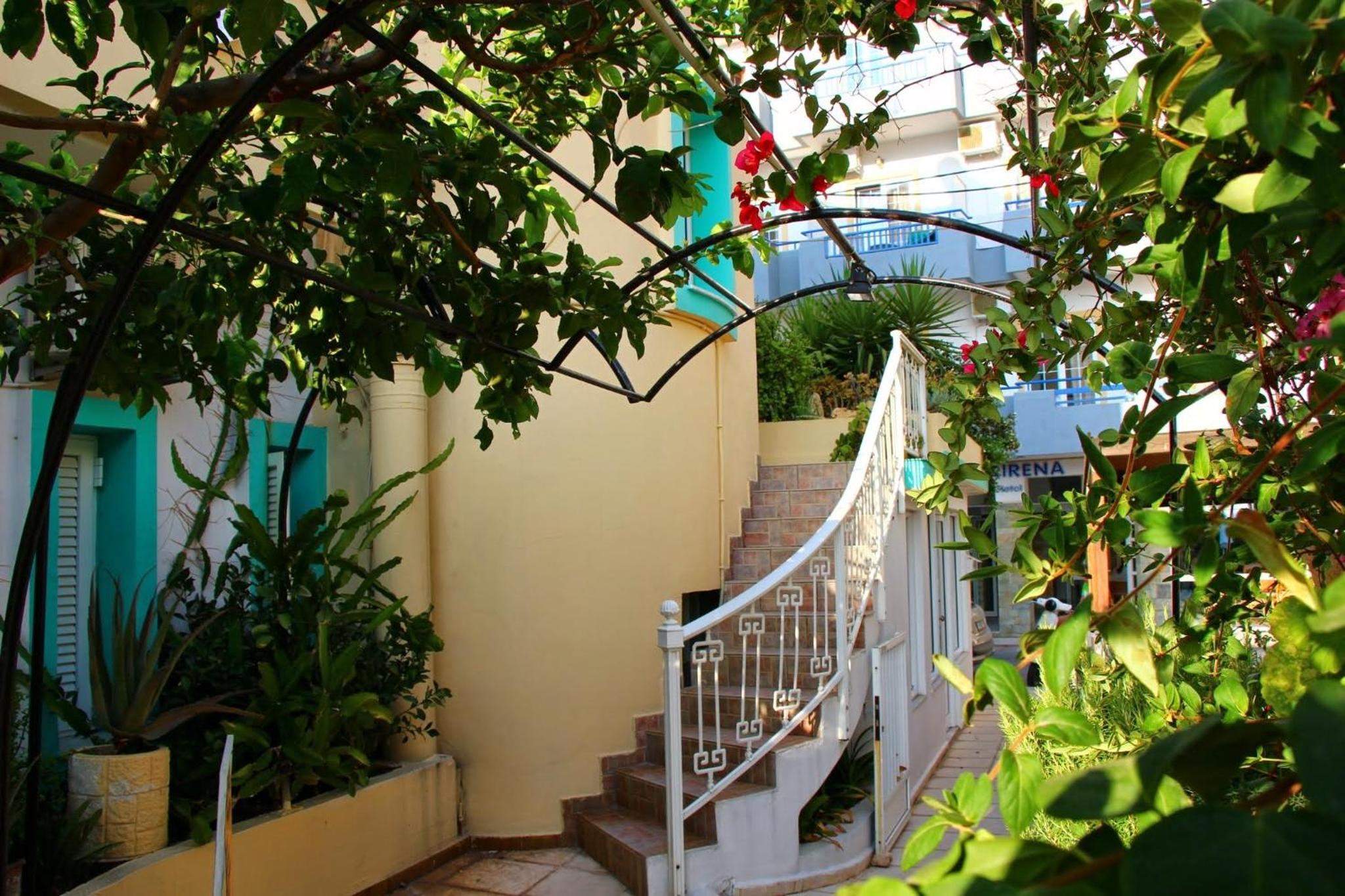 Albatross Apartments