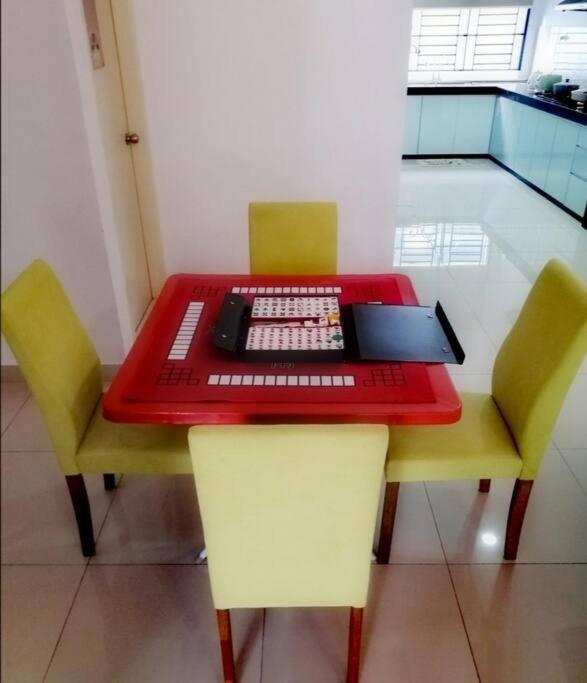 Desaru Cozy Home, 11pax, Beach ,Waterpark, Wifi, BBQ