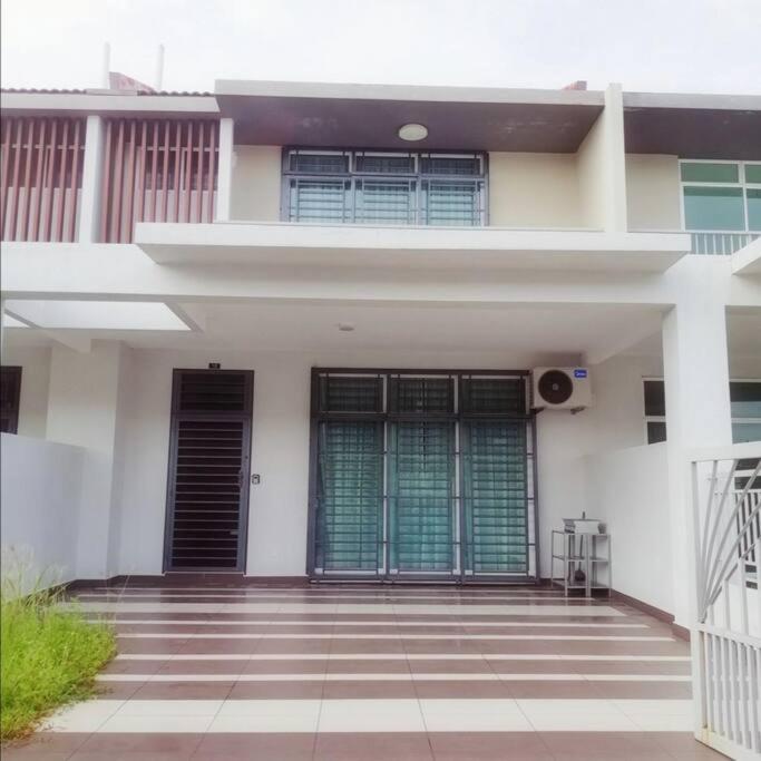Desaru Cozy Home, 11pax, Beach ,Waterpark, Wifi, BBQ photo 6