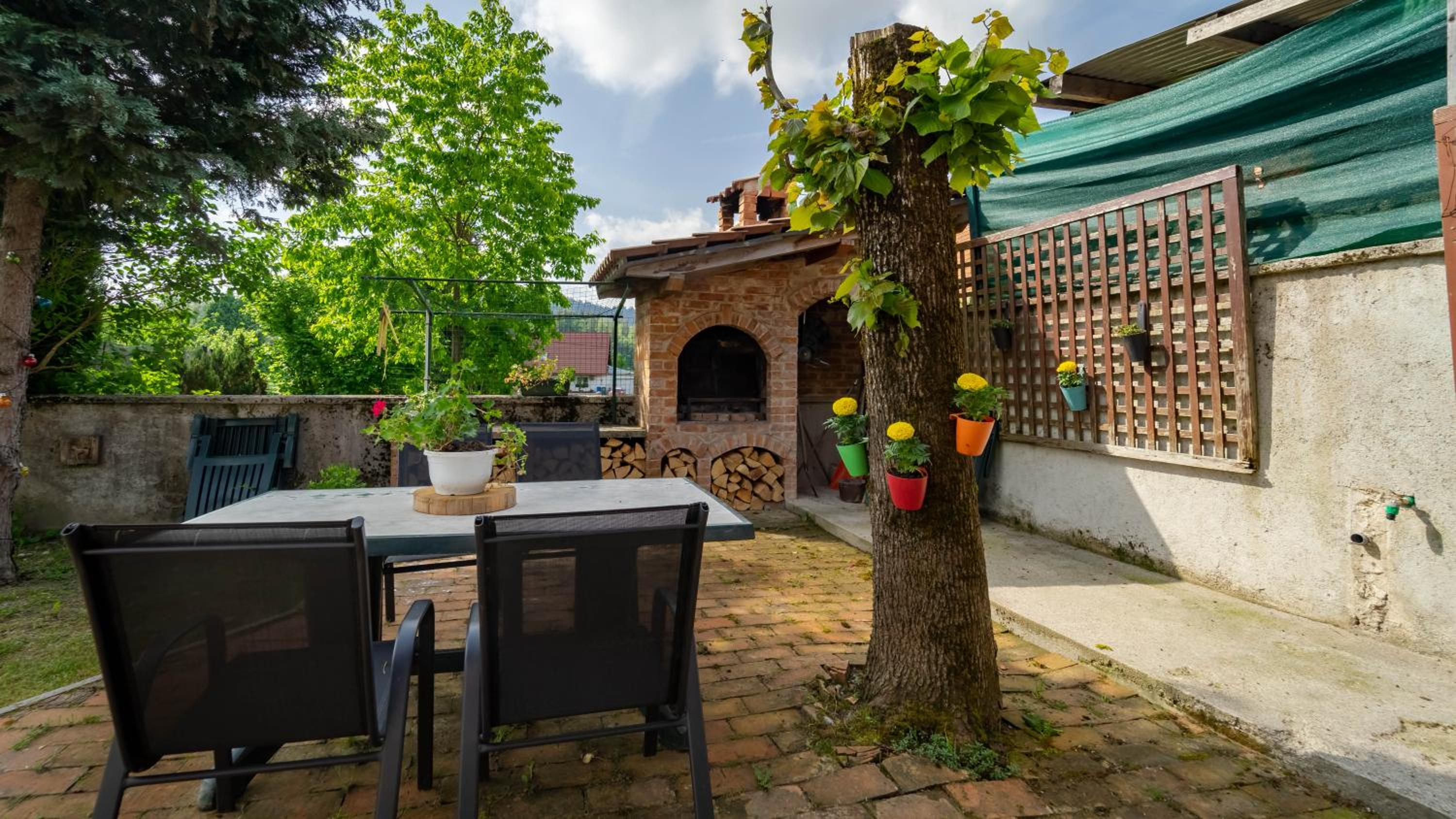 Hotel Apartment Ernestova hiša - Image 1