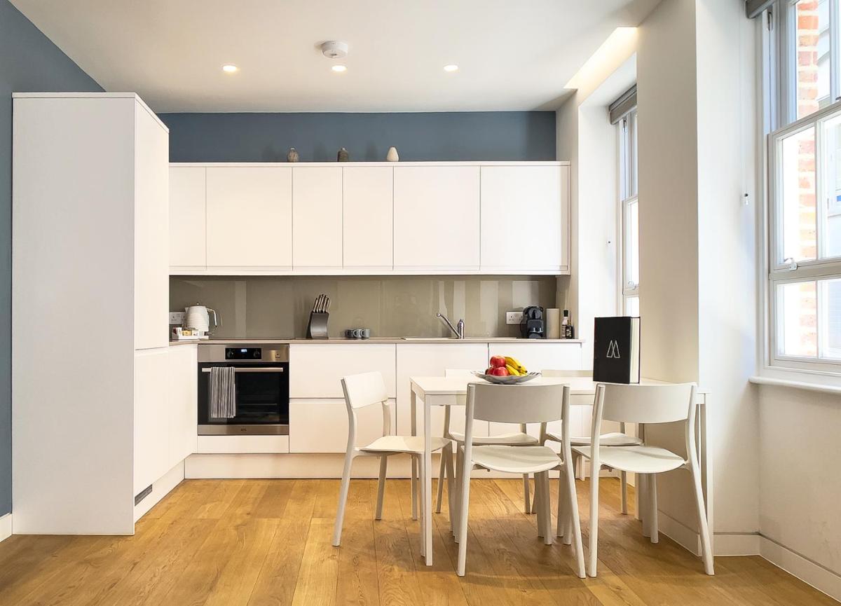 Mirabilis Apartments, Wells Court