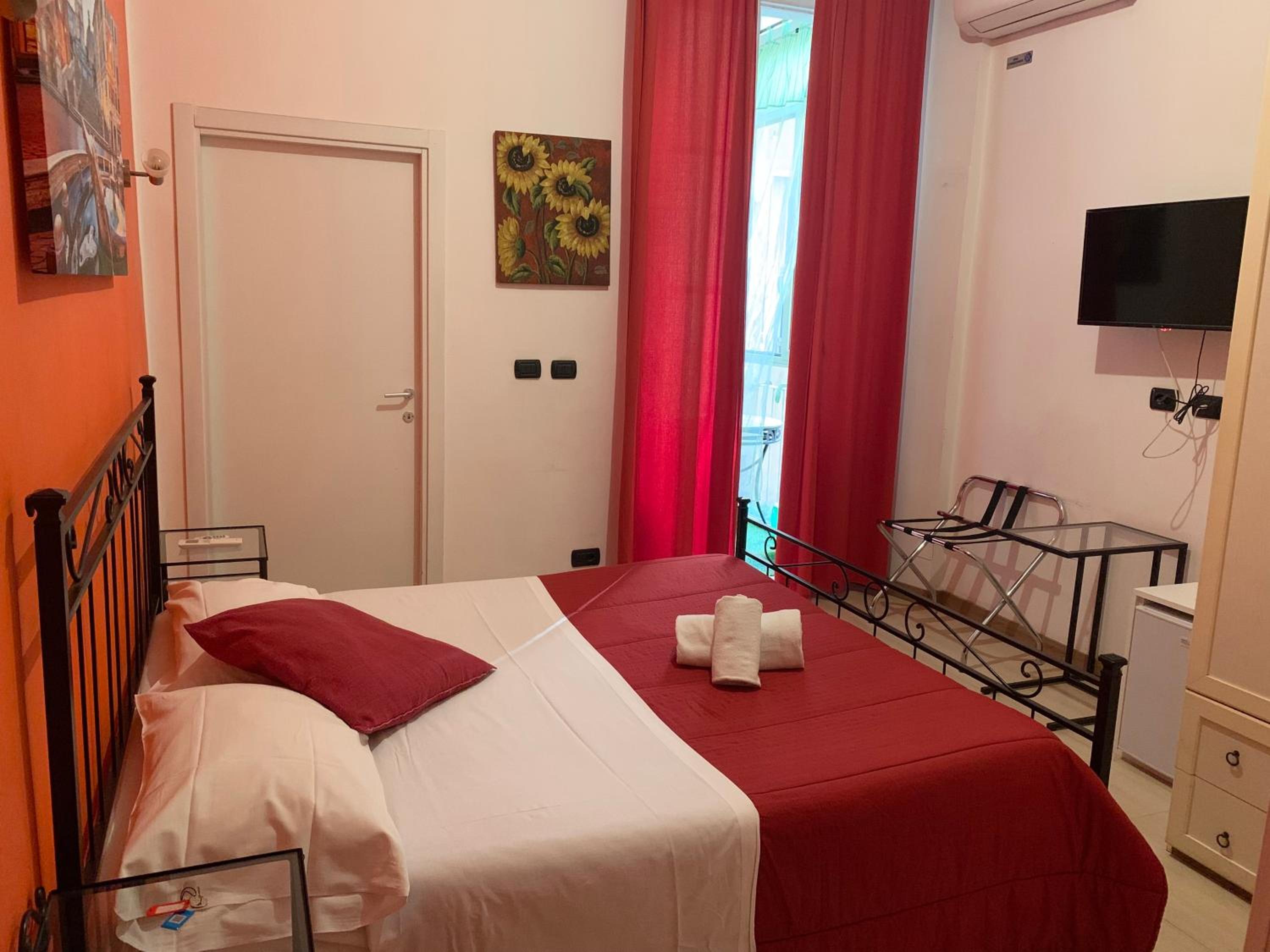 Julius Caesar 183 en Rome — hotel room