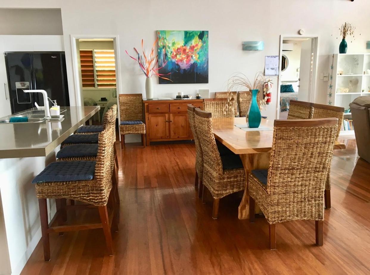 Island Breeze Fiji - view 13