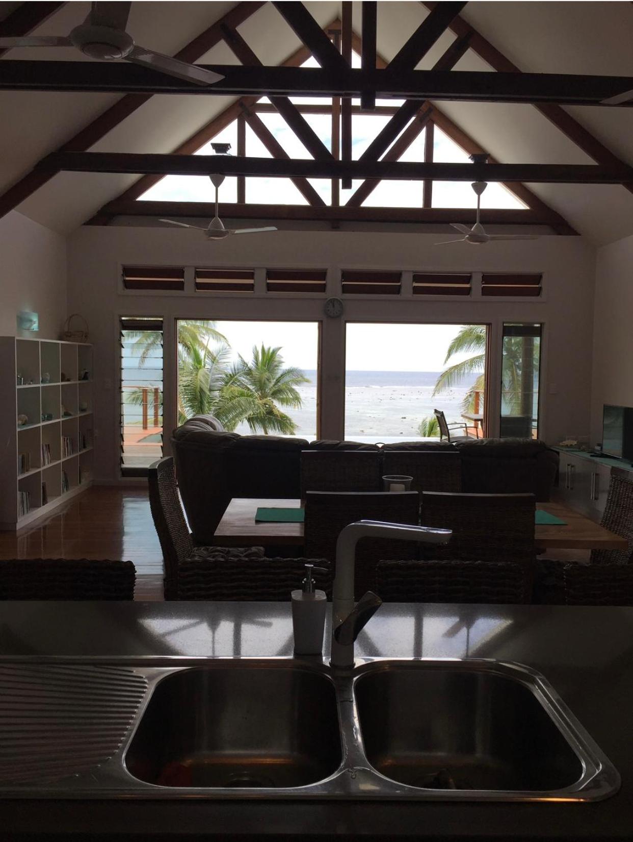 Island Breeze Fiji - view 15