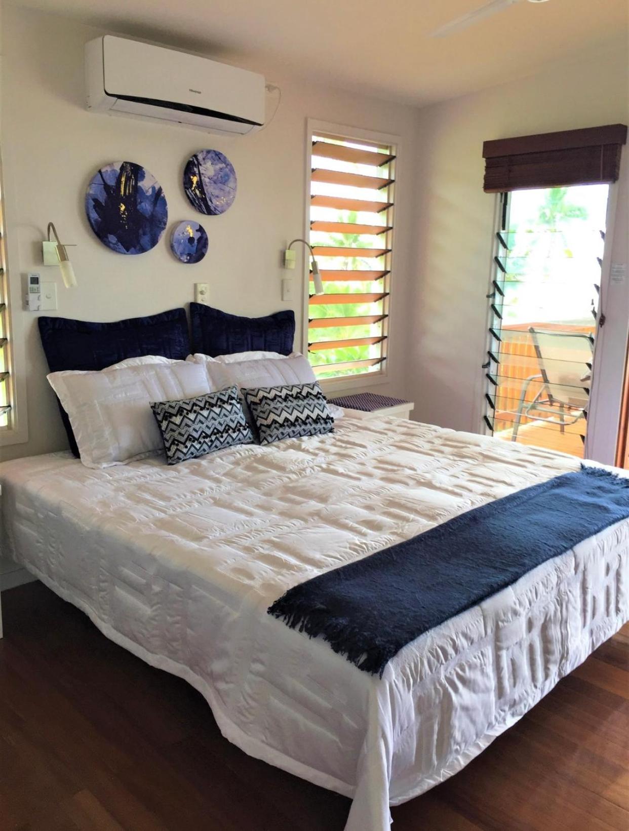 Island Breeze Fiji - view 16