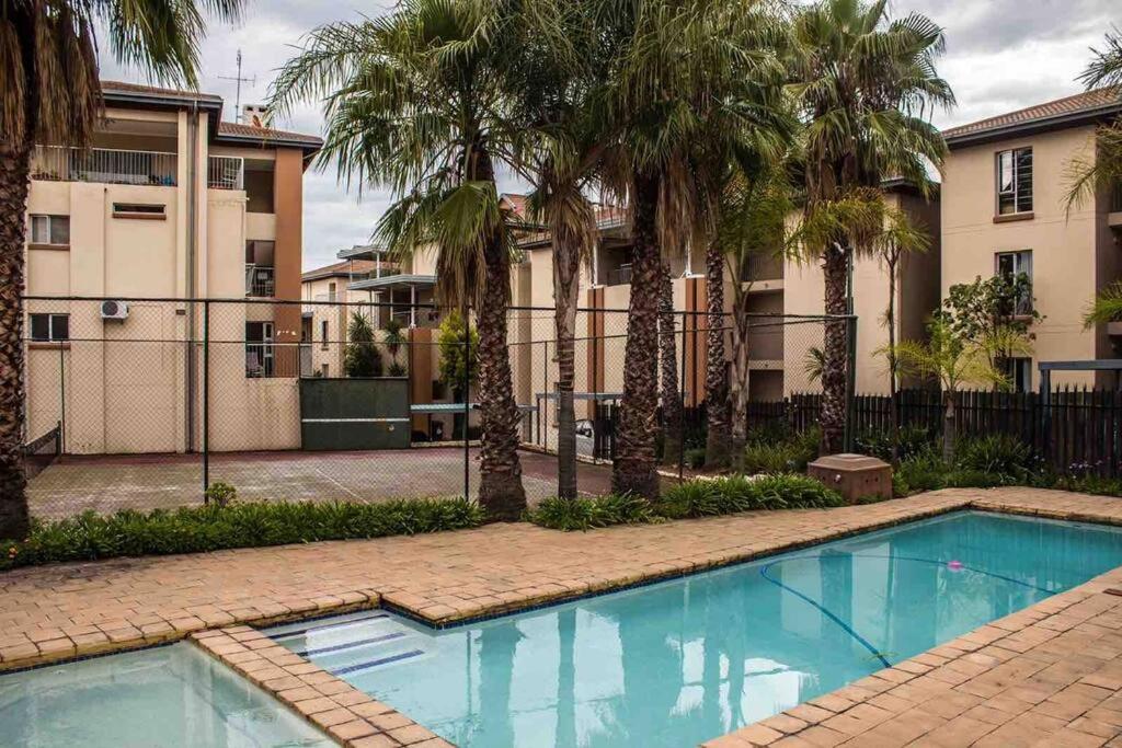Lovely 2 bedroomed unit with a beautiful garden view 4