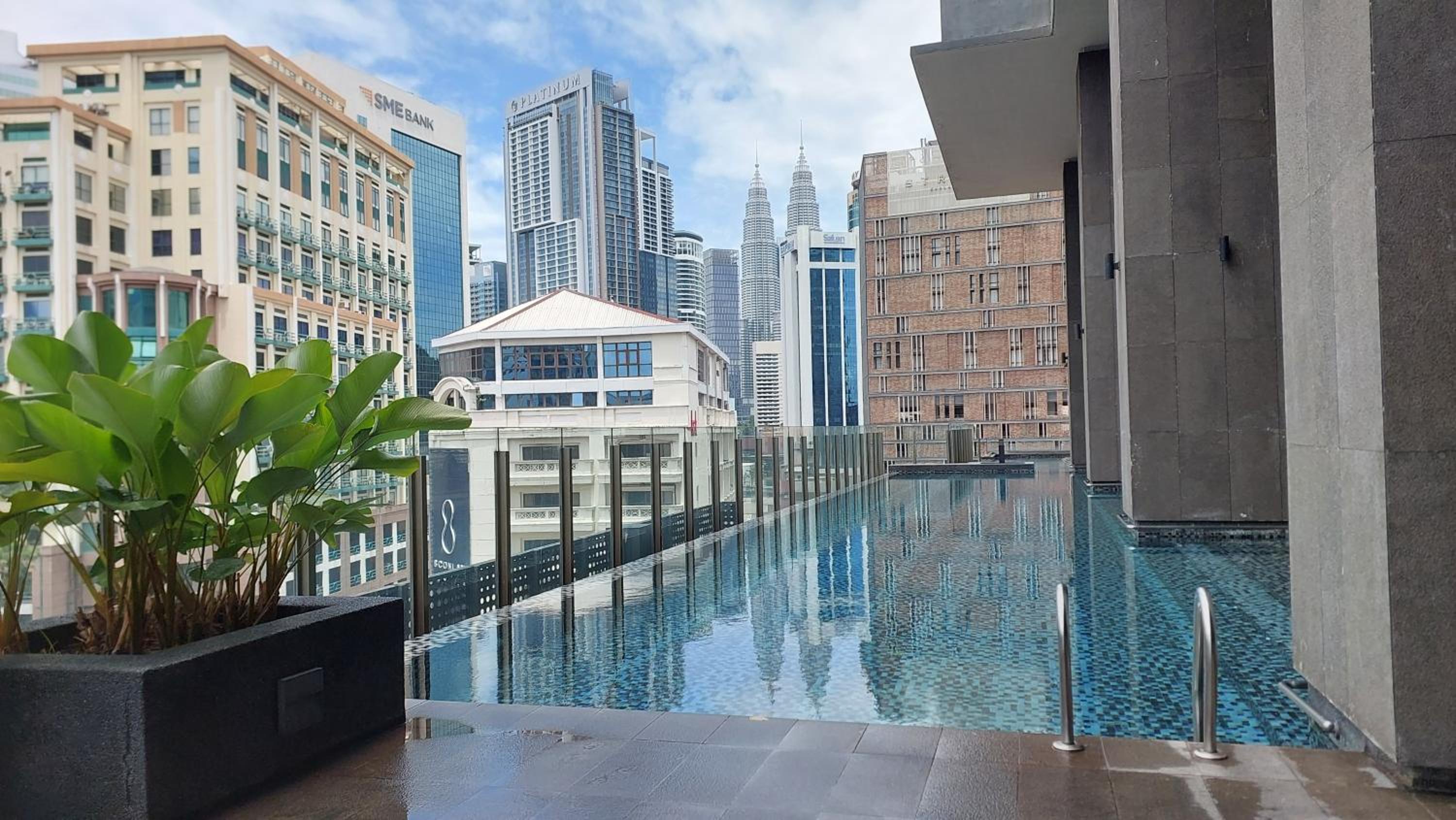 Anggun Platinum Suites