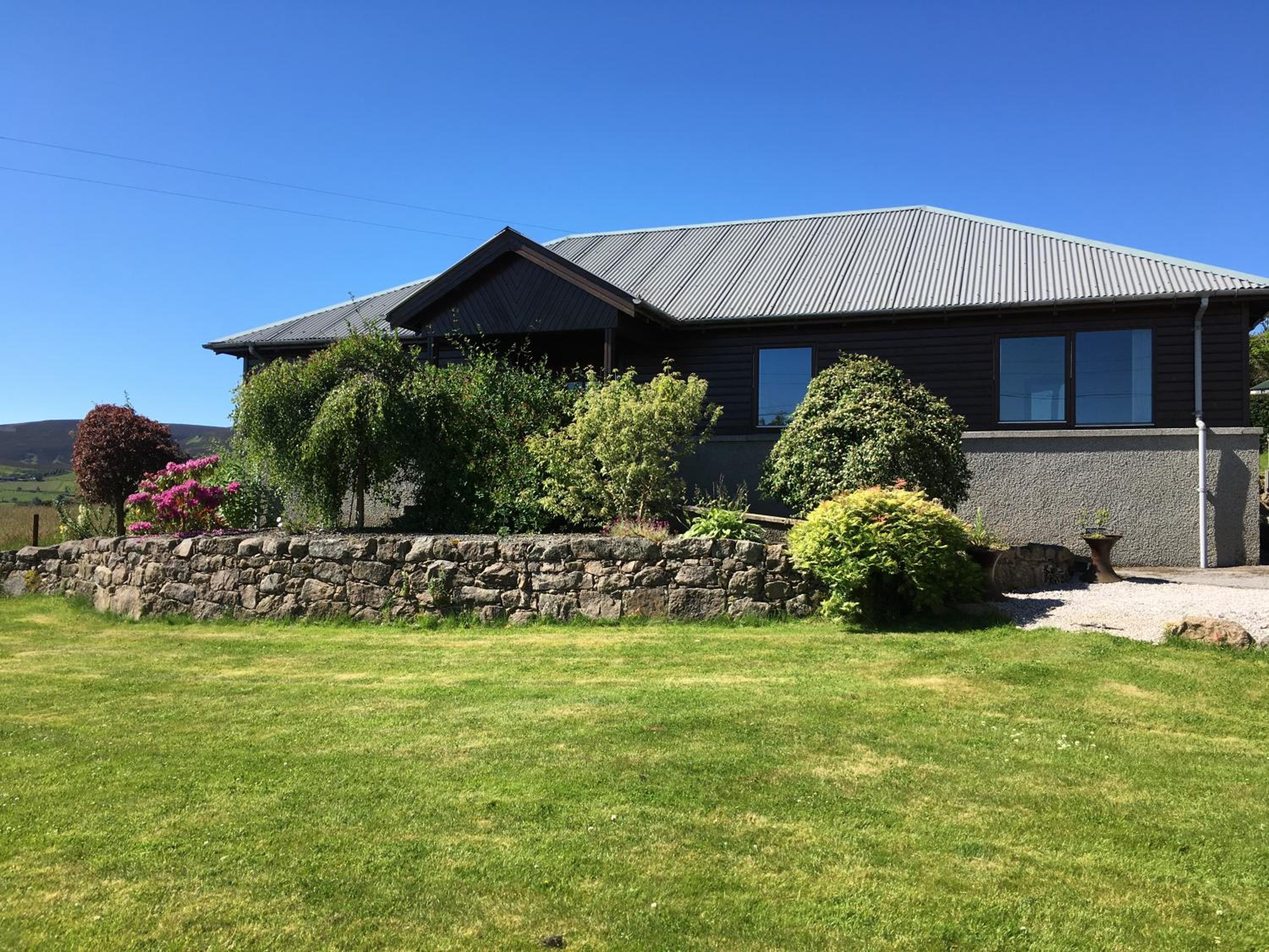 Hotel Drumhead Cottage Finzean, Self Catering With Hot Tub