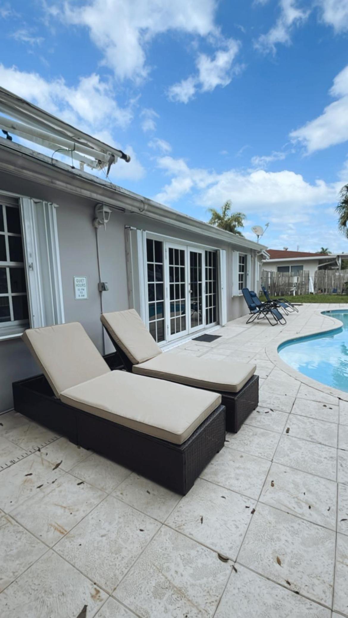 Pool House on the Water 2