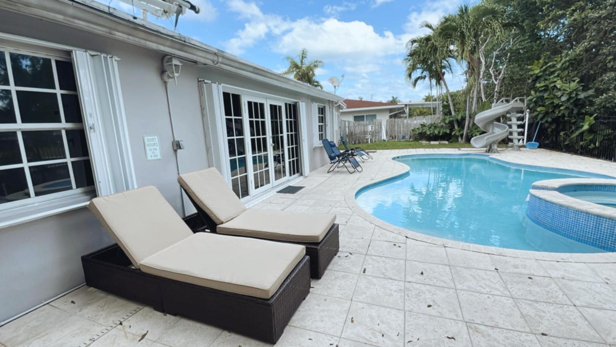 Pool House on the Water 2