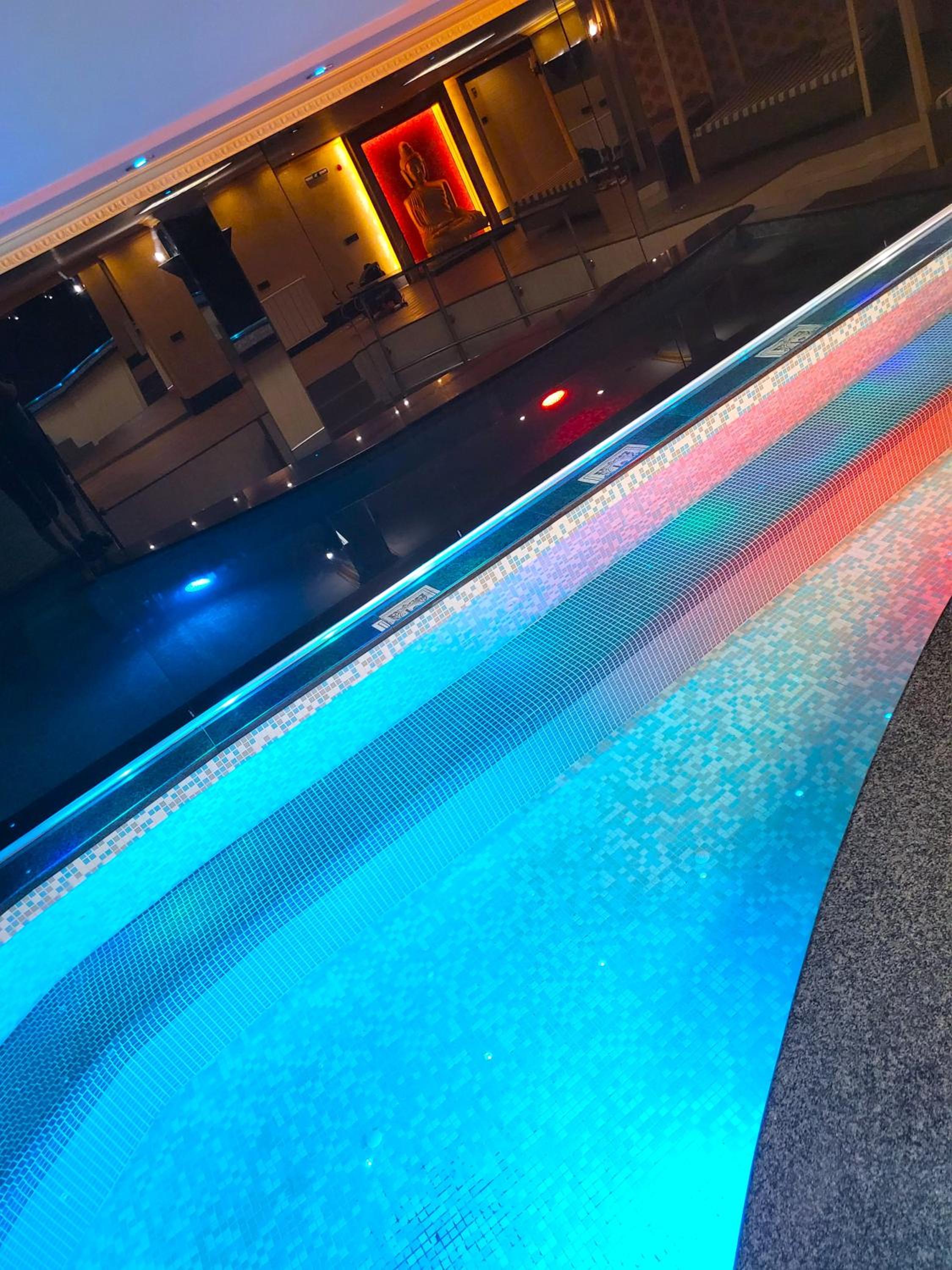 Pool & Wellness