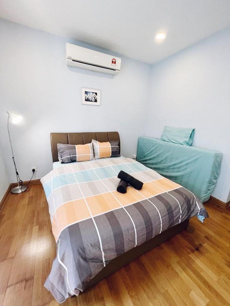 PROMO Connected train 1 Bedroom ABOVE MALL 3a