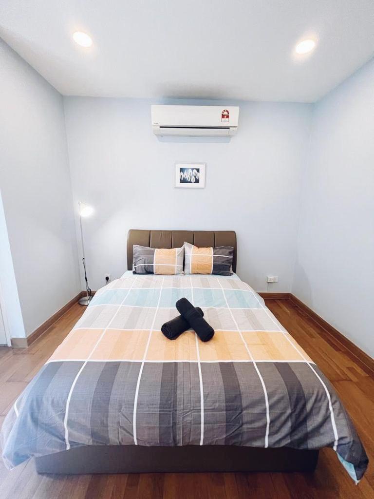 PROMO Connected train 1 Bedroom ABOVE MALL 3a
