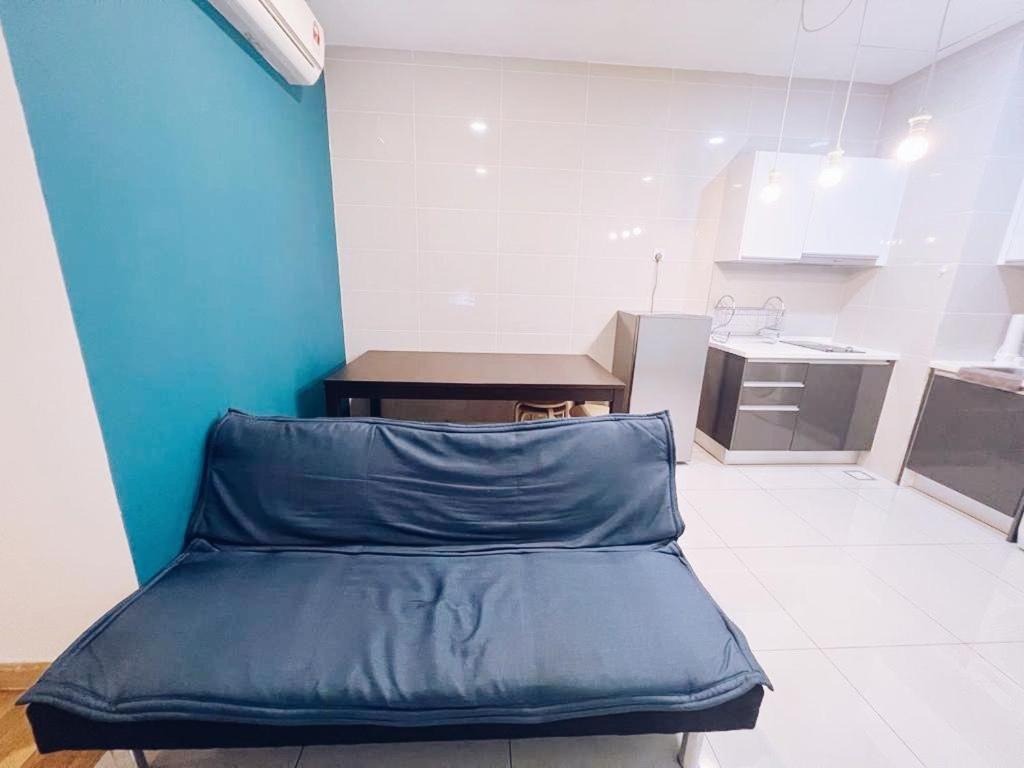PROMO Connected train 1 Bedroom ABOVE MALL 3a
