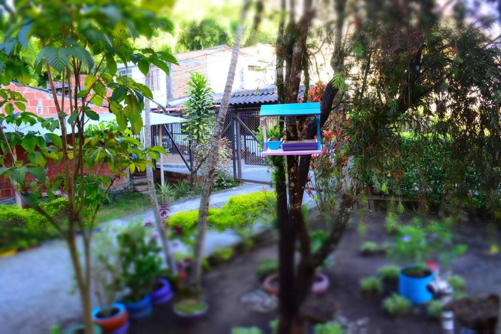 Casa familiar y agradable, parqueadero y BBQ