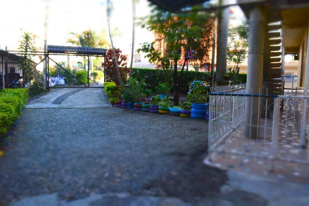 Casa familiar y agradable, parqueadero y BBQ